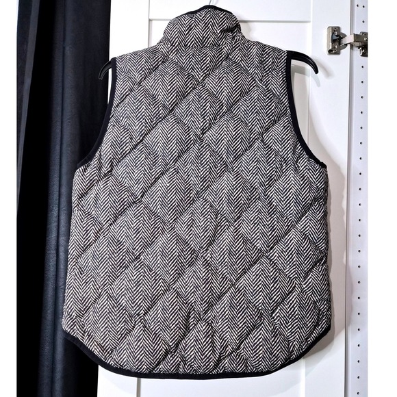 J. Crew Quilted Puffer Vest Black White Herringbone Zip Pockets‎ Women's Small - Picture 2 of 7